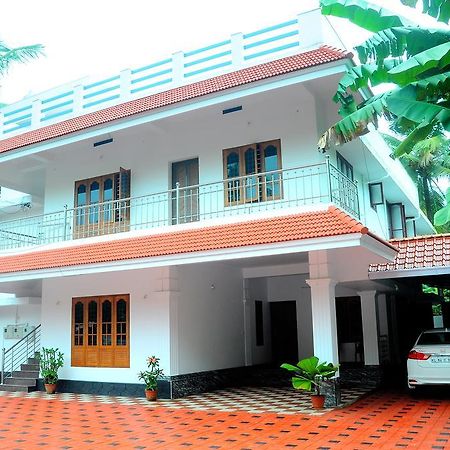 Grace Guest Home Thrissur Luaran gambar